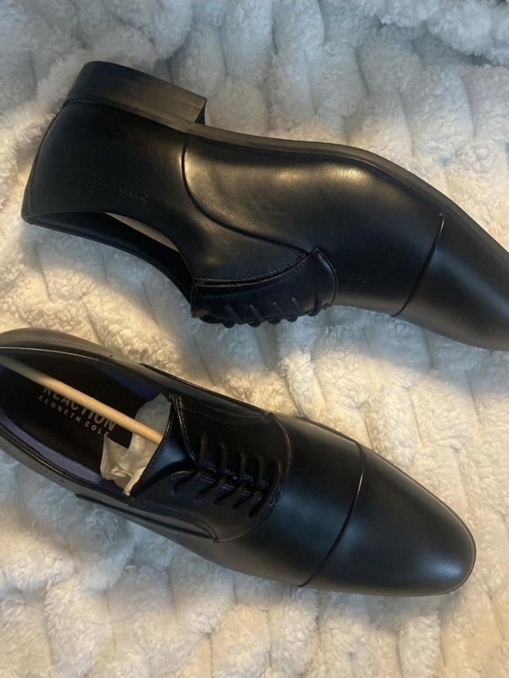 Reaction Kenneth Cole Black Leather Cap-Toe Derby Oxford